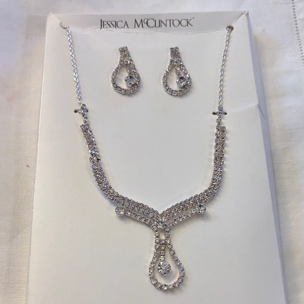 Jessica Mcclintock Silver Teardrop Rhinestone Necklace /Earring Set